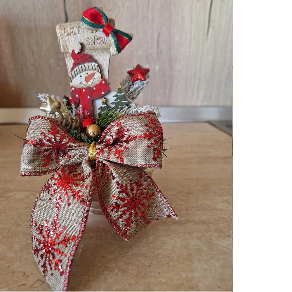 Aranjament de Craciun cu Figurine si Bomboane C8